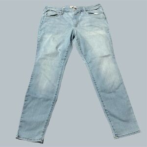 Universal Thread Women's high rise skinny size 14 light wash jeans pants